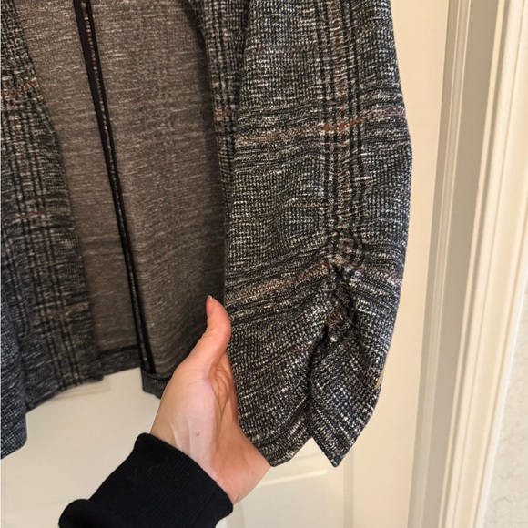 Women's Charcoal and Light Brown Checkered Blazer - Picture 4 of 5